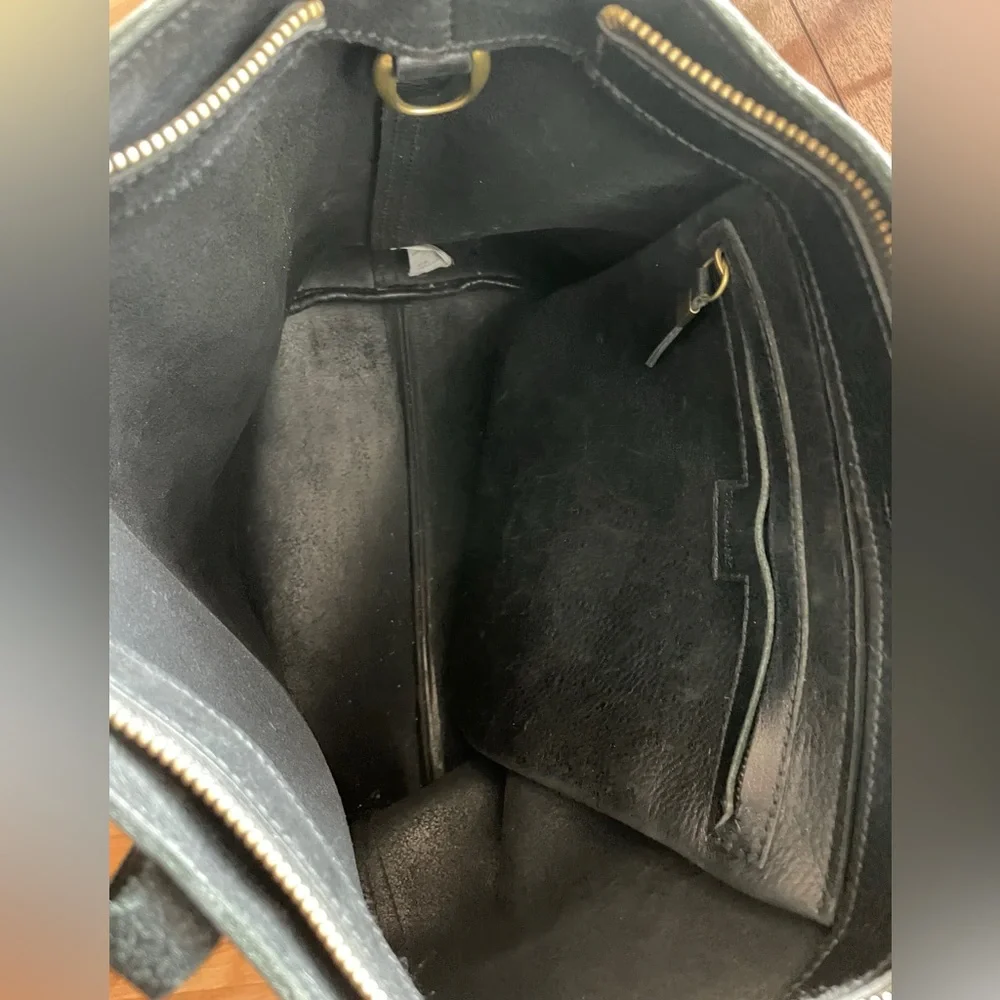 Madewell | Black Leather Tote Bag - Picture 9 of 16